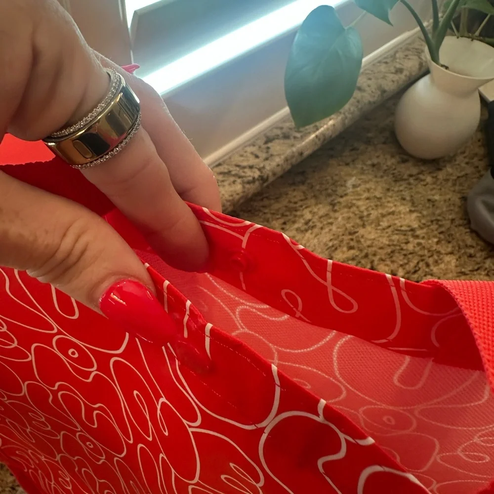 Lululemon Reusable LARGE Tote Bag – Red & White Graphic Print - Picture 3 of 4